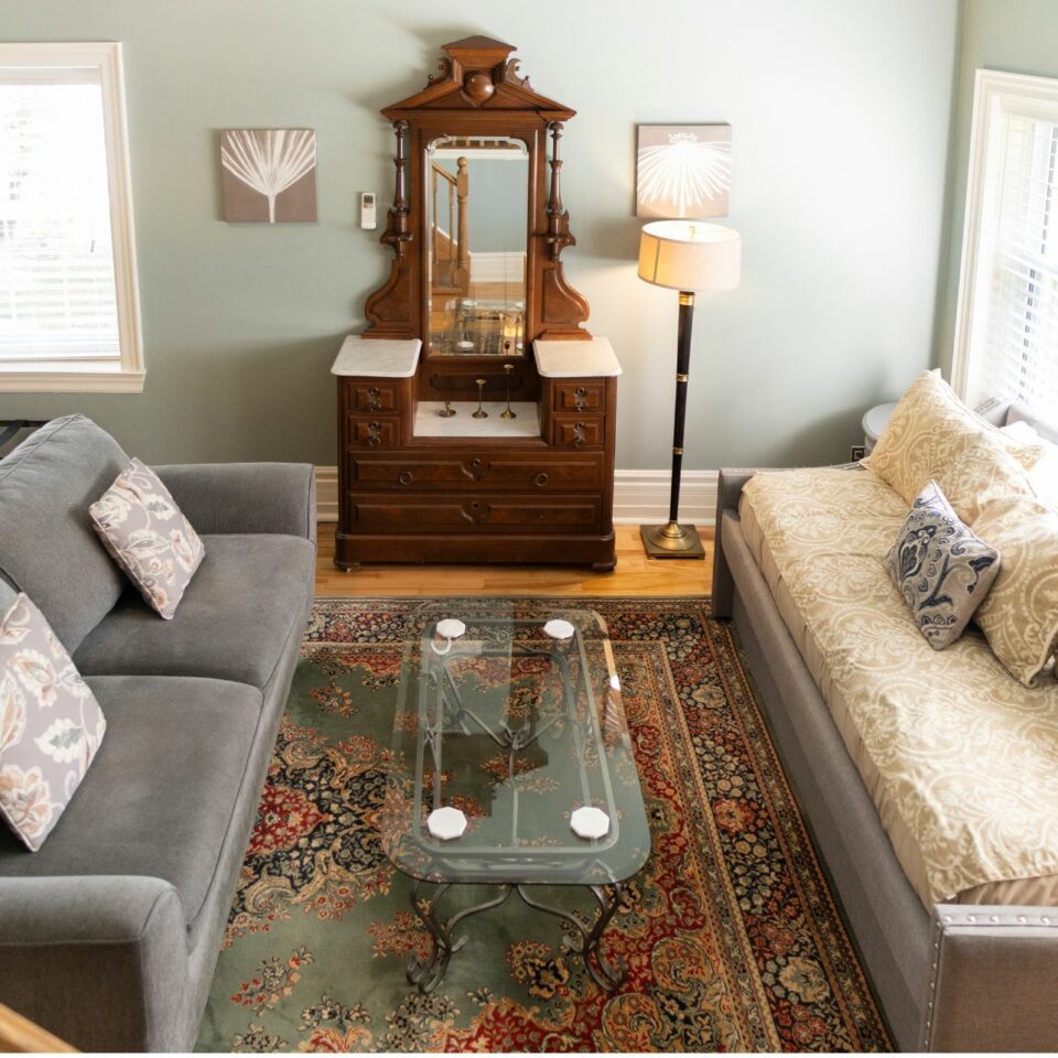 Last Minute – Haldimand East